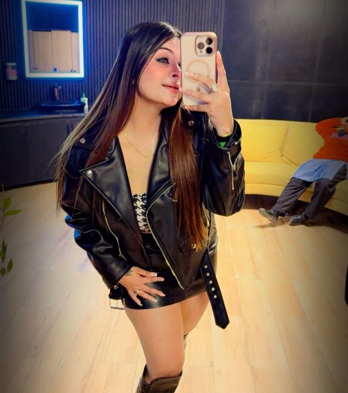 pune  Airhostess Escort anshika